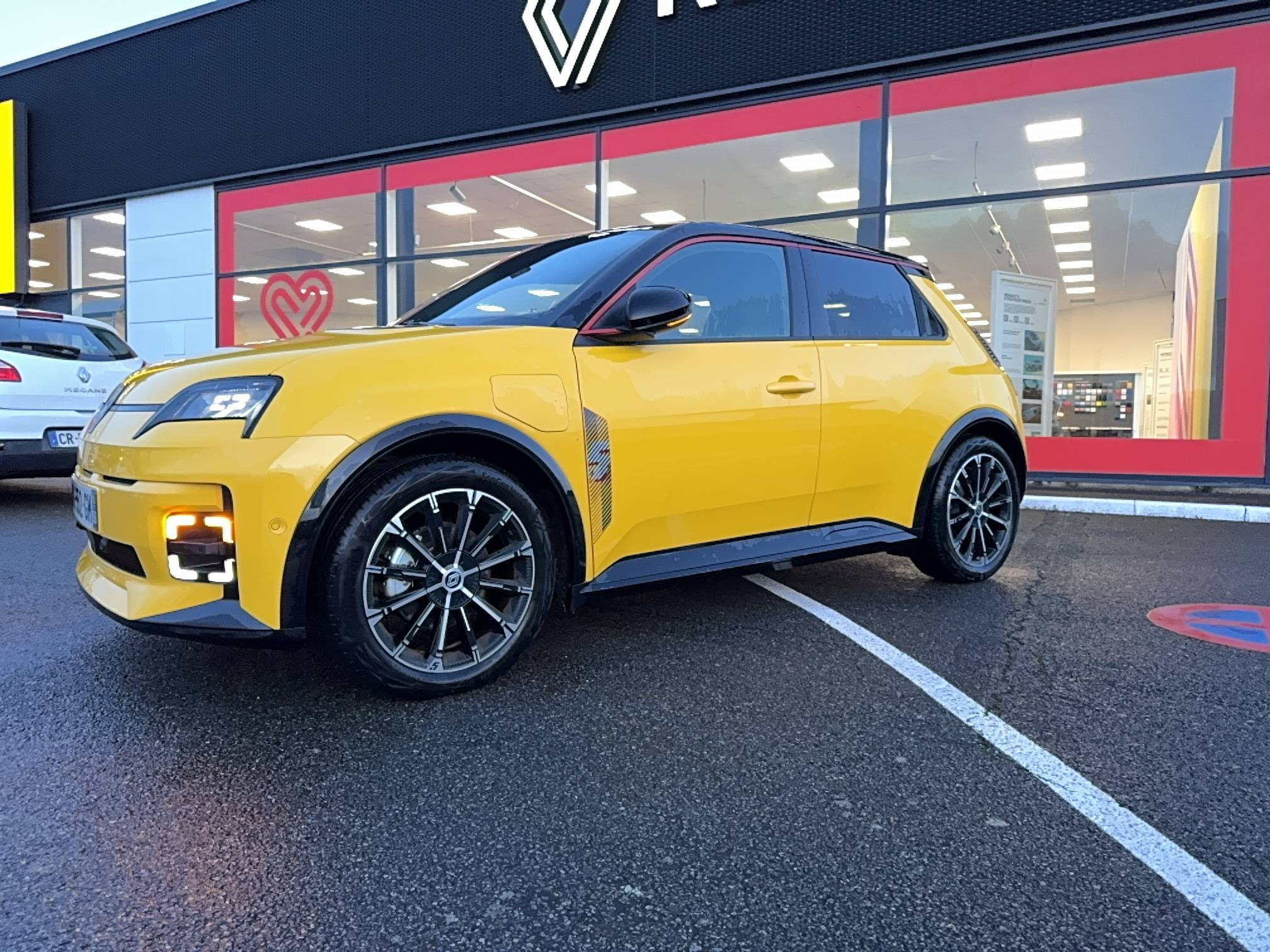 Renault R5 E-Tech  150 ch autonomie confort occasion de 2025 en vente à Pontivy