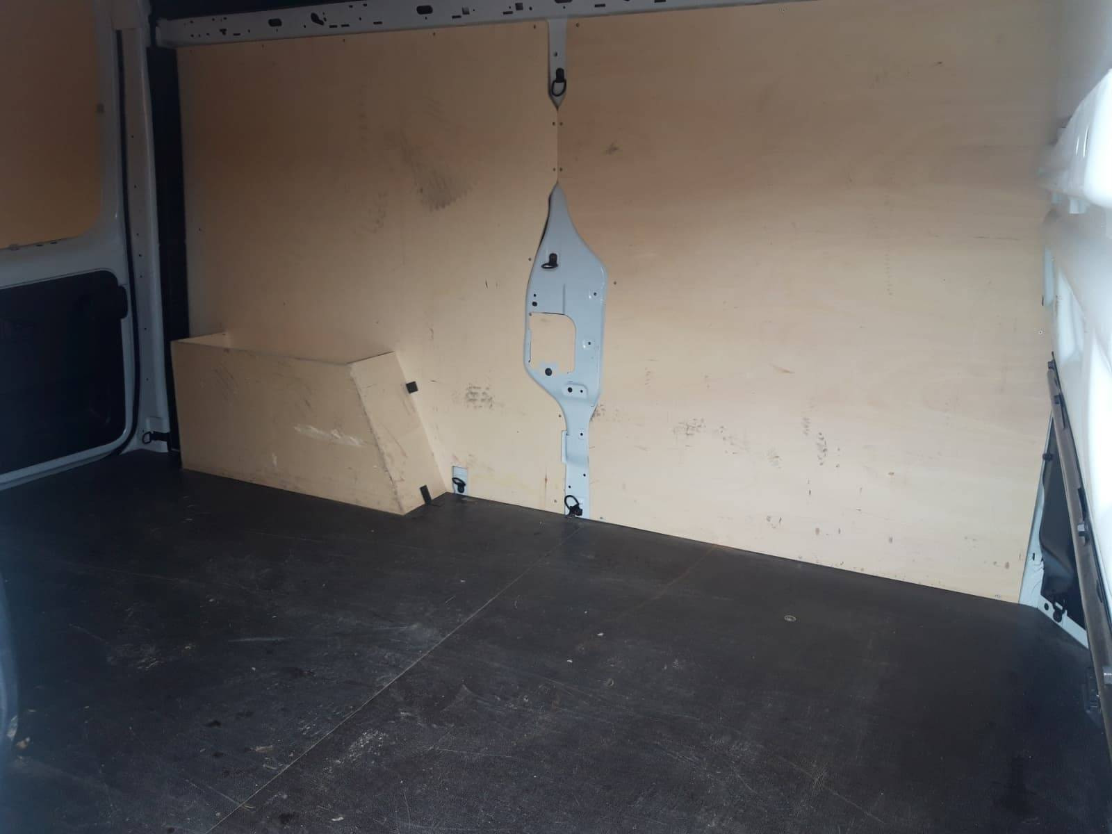 Vente en ligne Renault Trafic 3 Fourgon TRAFIC FGN L2H2 3000 KG BLUE DCI 150 au prix de 27 990 €