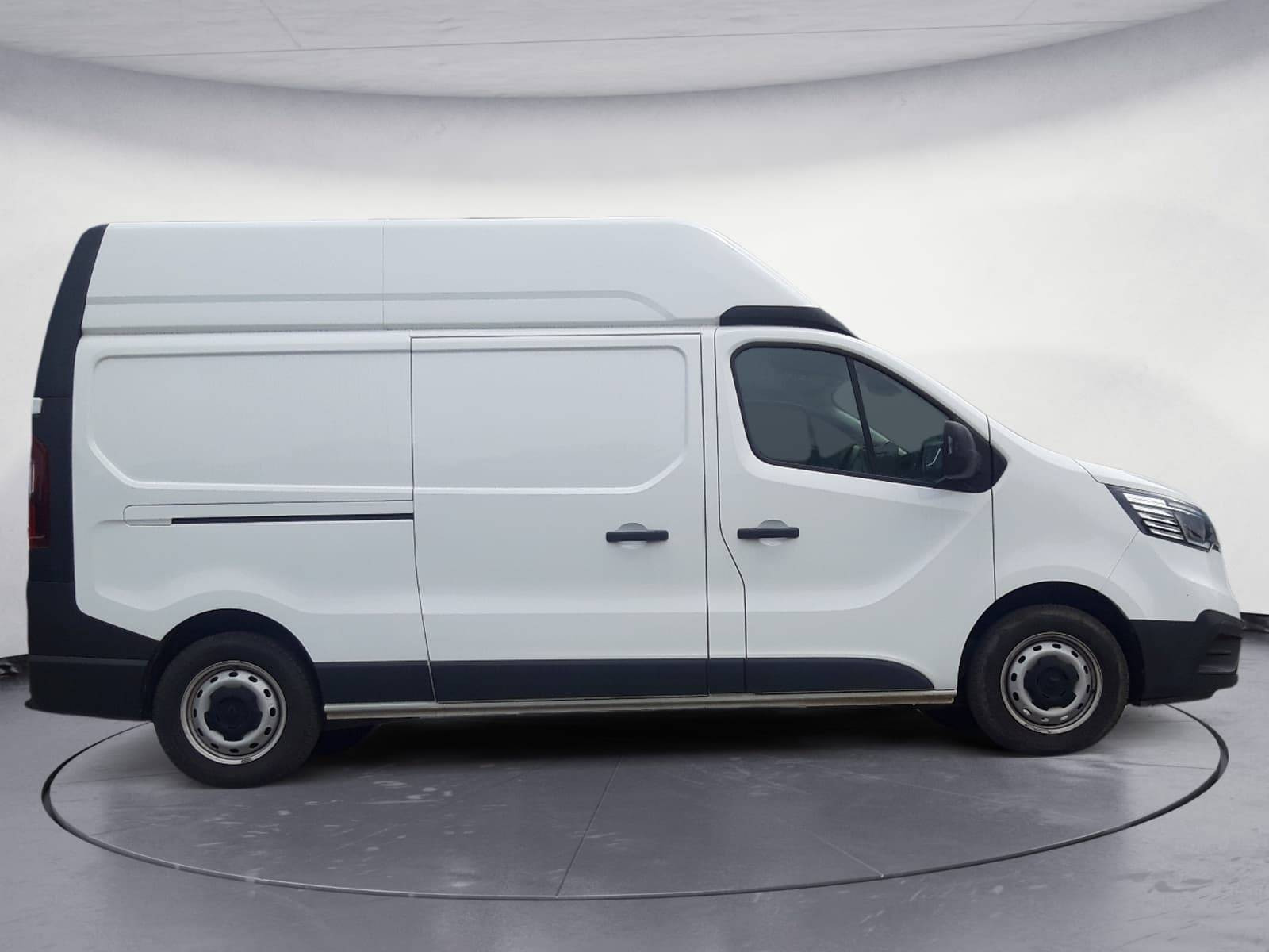 Vente en ligne Renault Trafic 3 Fourgon TRAFIC FGN L2H2 3000 KG BLUE DCI 150 au prix de 27 990 €