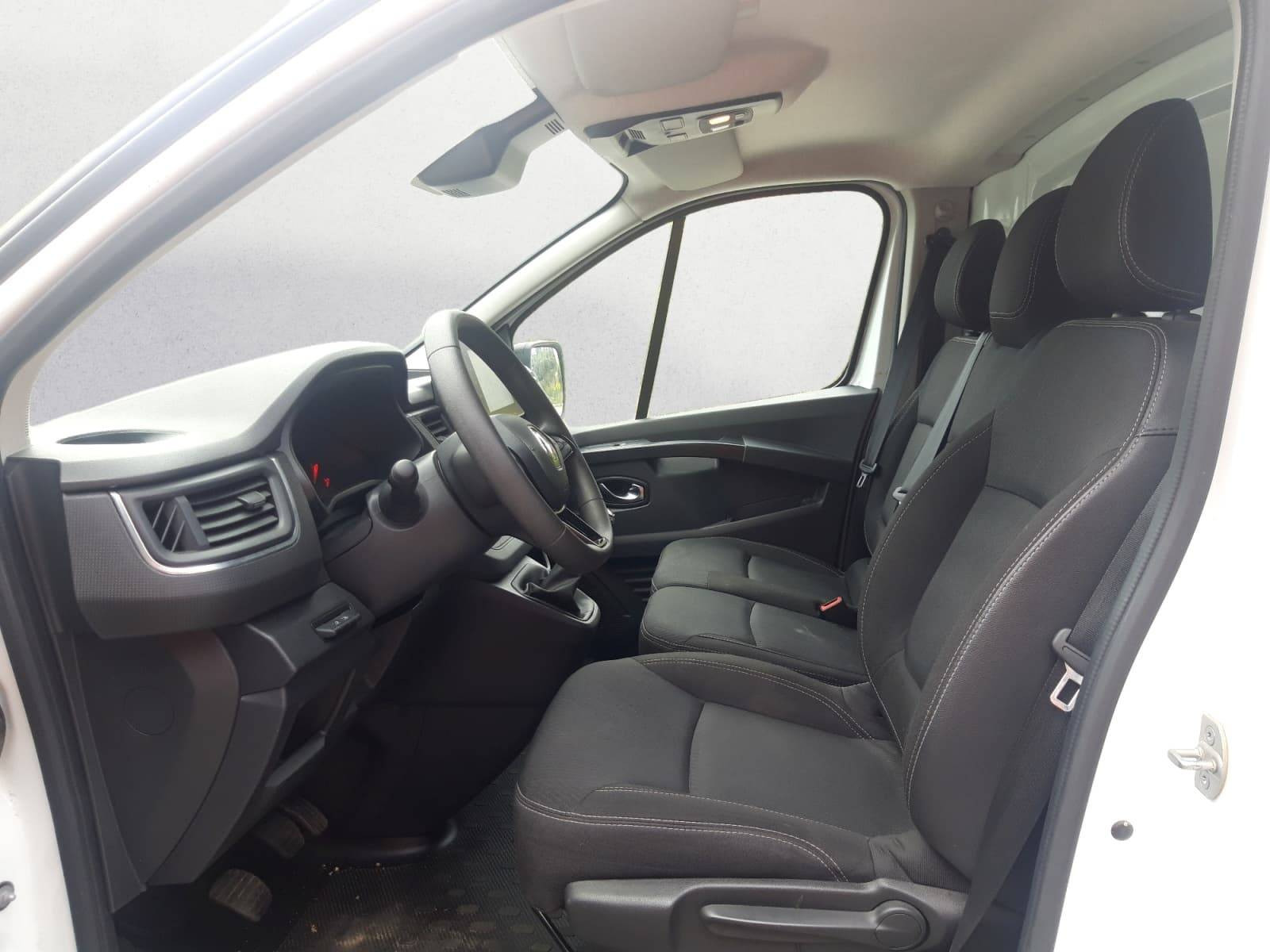 Vente en ligne Renault Trafic 3 Fourgon TRAFIC FGN L2H2 3000 KG BLUE DCI 150 au prix de 27 990 €