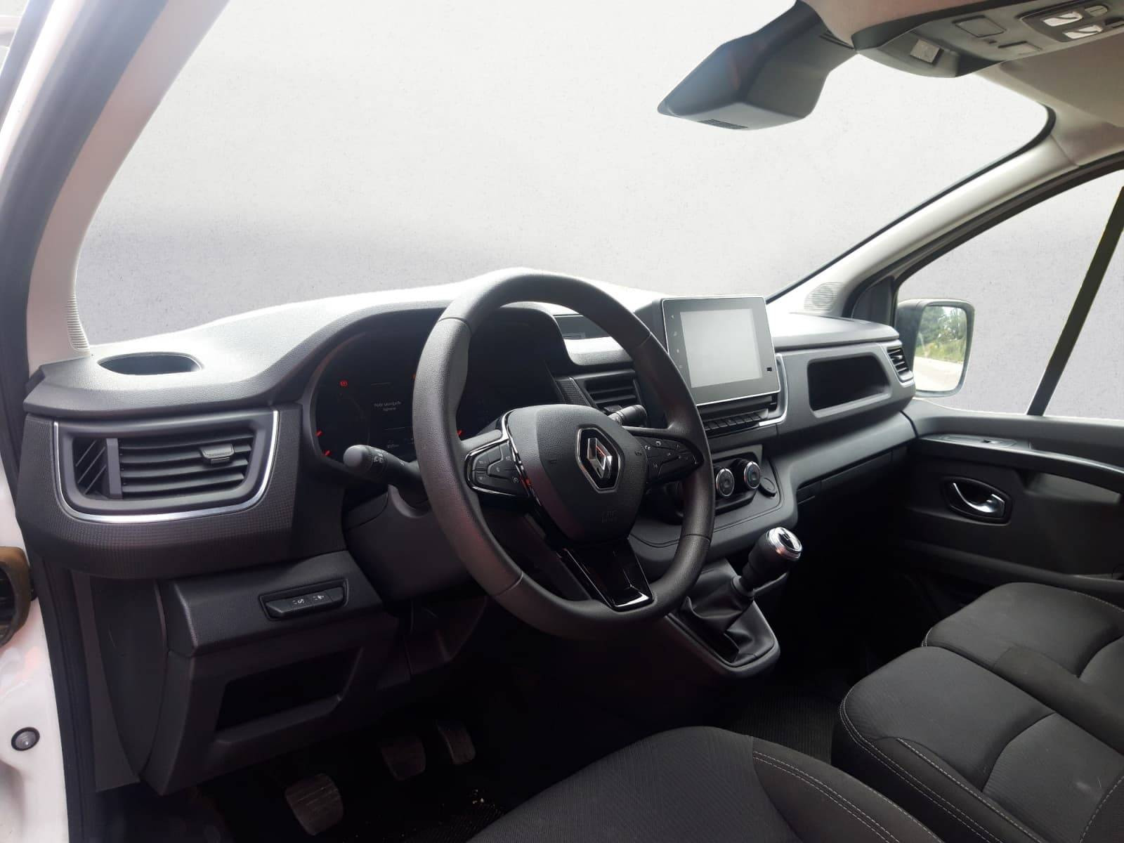 Vente en ligne Renault Trafic 3 Fourgon TRAFIC FGN L2H2 3000 KG BLUE DCI 150 au prix de 27 990 €