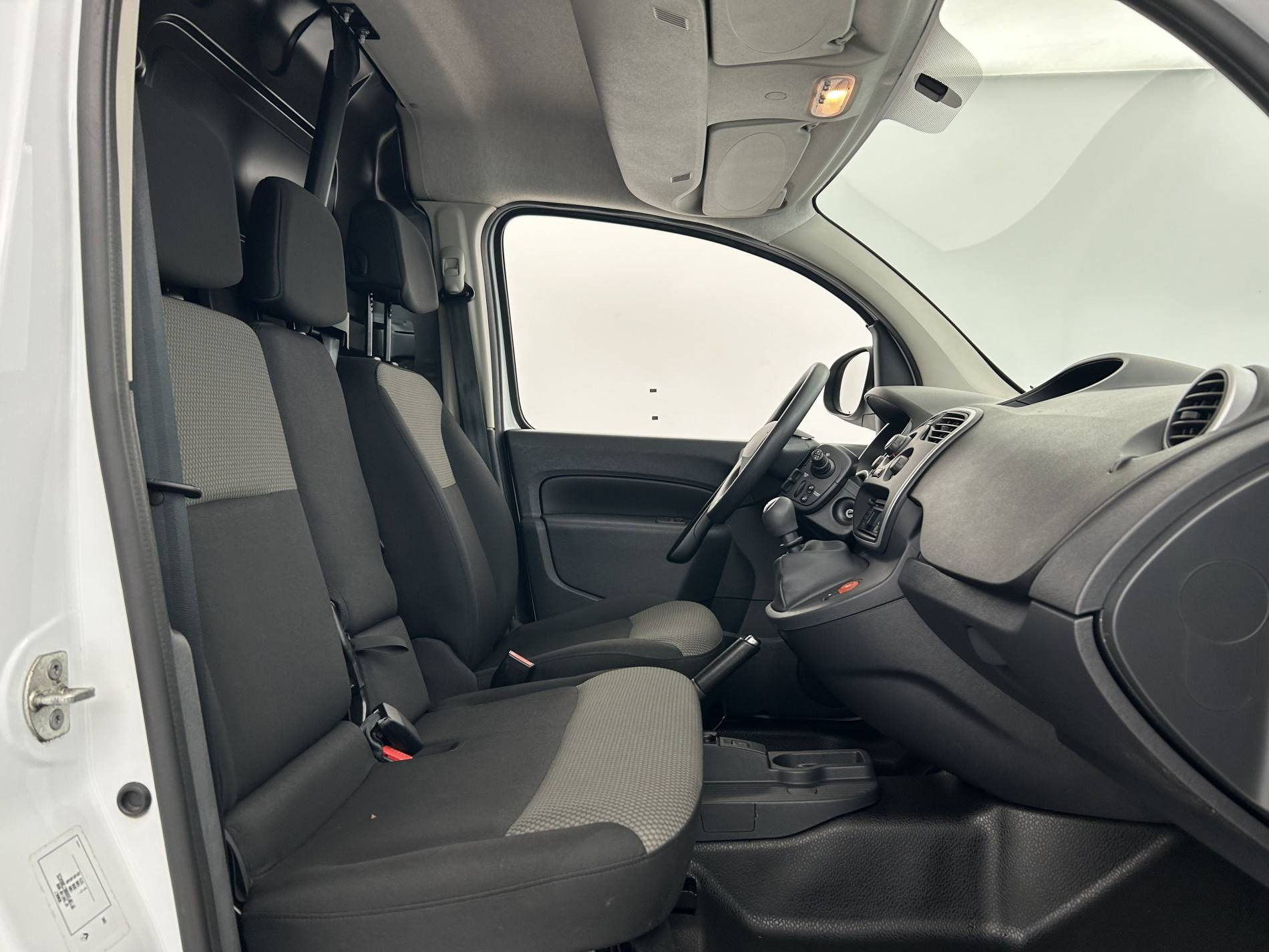 Vente en ligne Renault Kangoo Express  BLUE DCI 80 au prix de 12 490 €