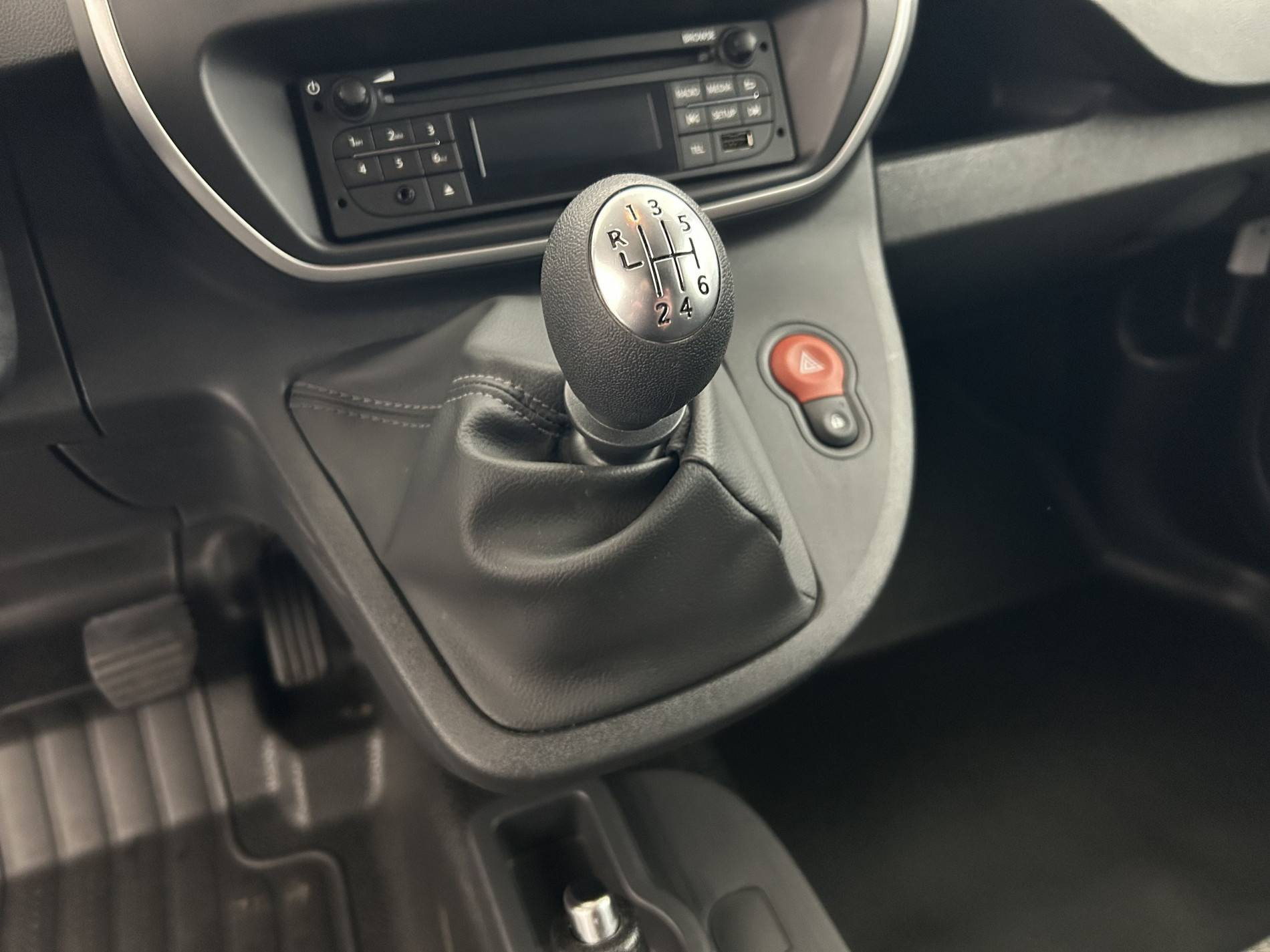 Vente en ligne Renault Kangoo Express  BLUE DCI 80 au prix de 12 490 €