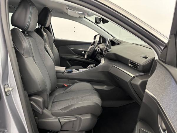 Vente en ligne Peugeot 3008  Hybrid 225 e-EAT8 au prix de 22 990 €