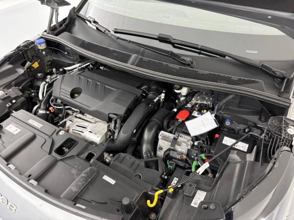 Vente en ligne Peugeot 3008  Hybrid 225 e-EAT8 au prix de 22 990 €
