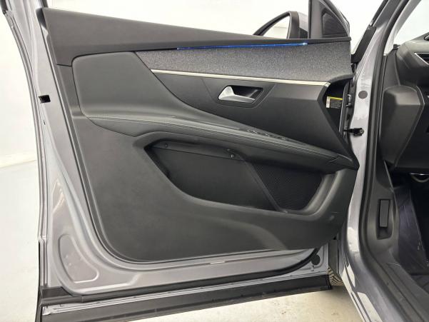 Vente en ligne Peugeot 3008  Hybrid 225 e-EAT8 au prix de 22 990 €