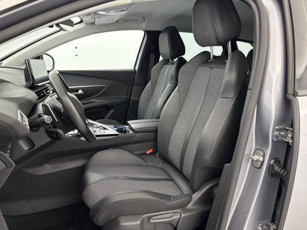 Vente en ligne Peugeot 3008  Hybrid 225 e-EAT8 au prix de 22 990 €