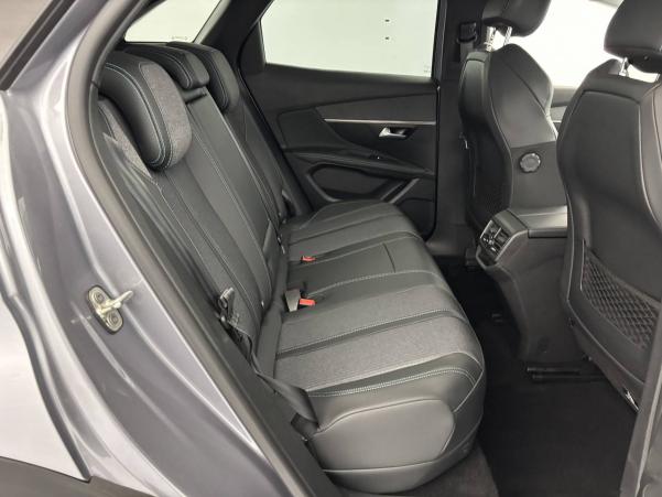 Vente en ligne Peugeot 3008  Hybrid 225 e-EAT8 au prix de 22 990 €