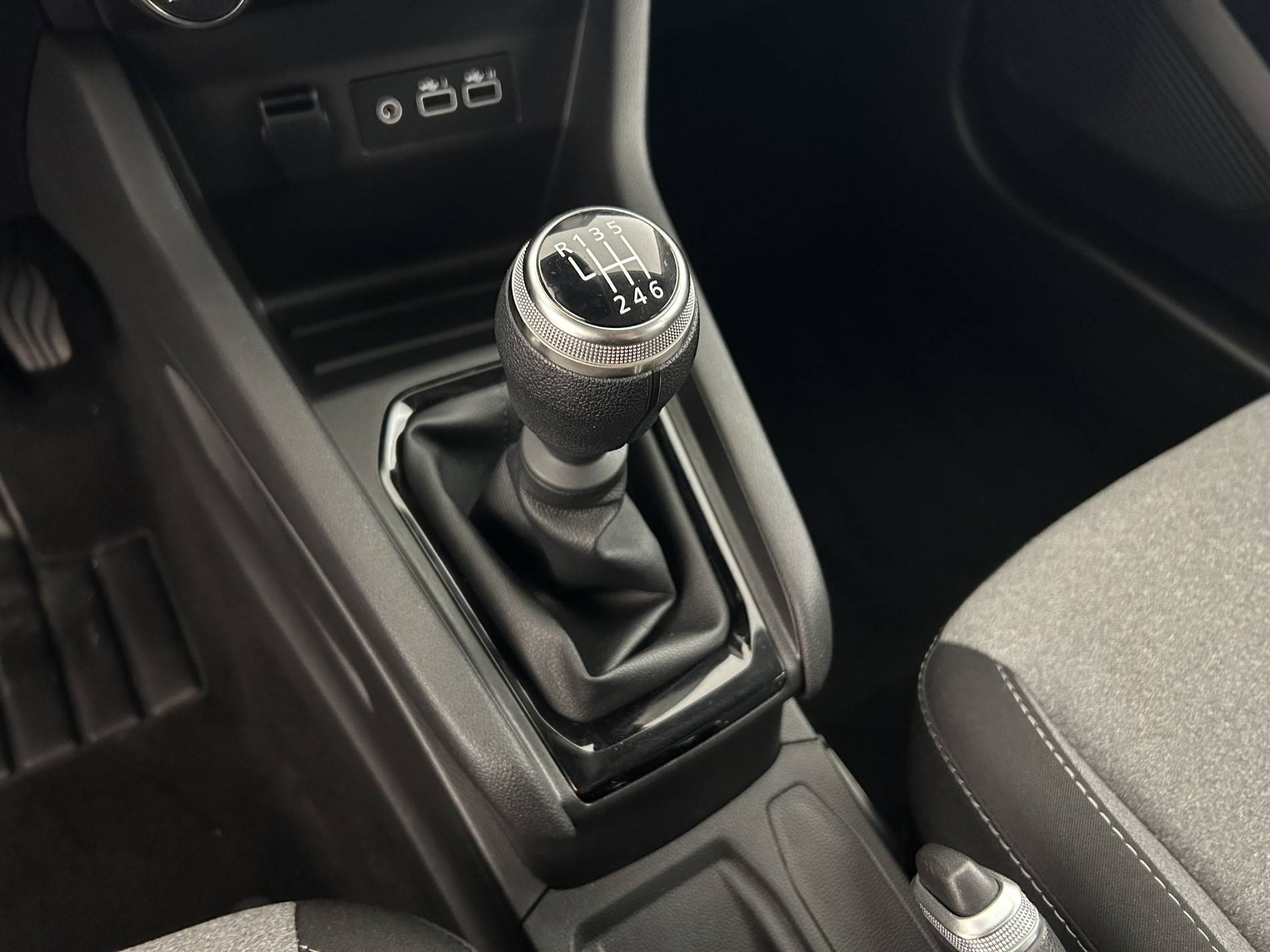 Vente en ligne Renault Clio 5 Clio TCe 90 au prix de 15 490 €