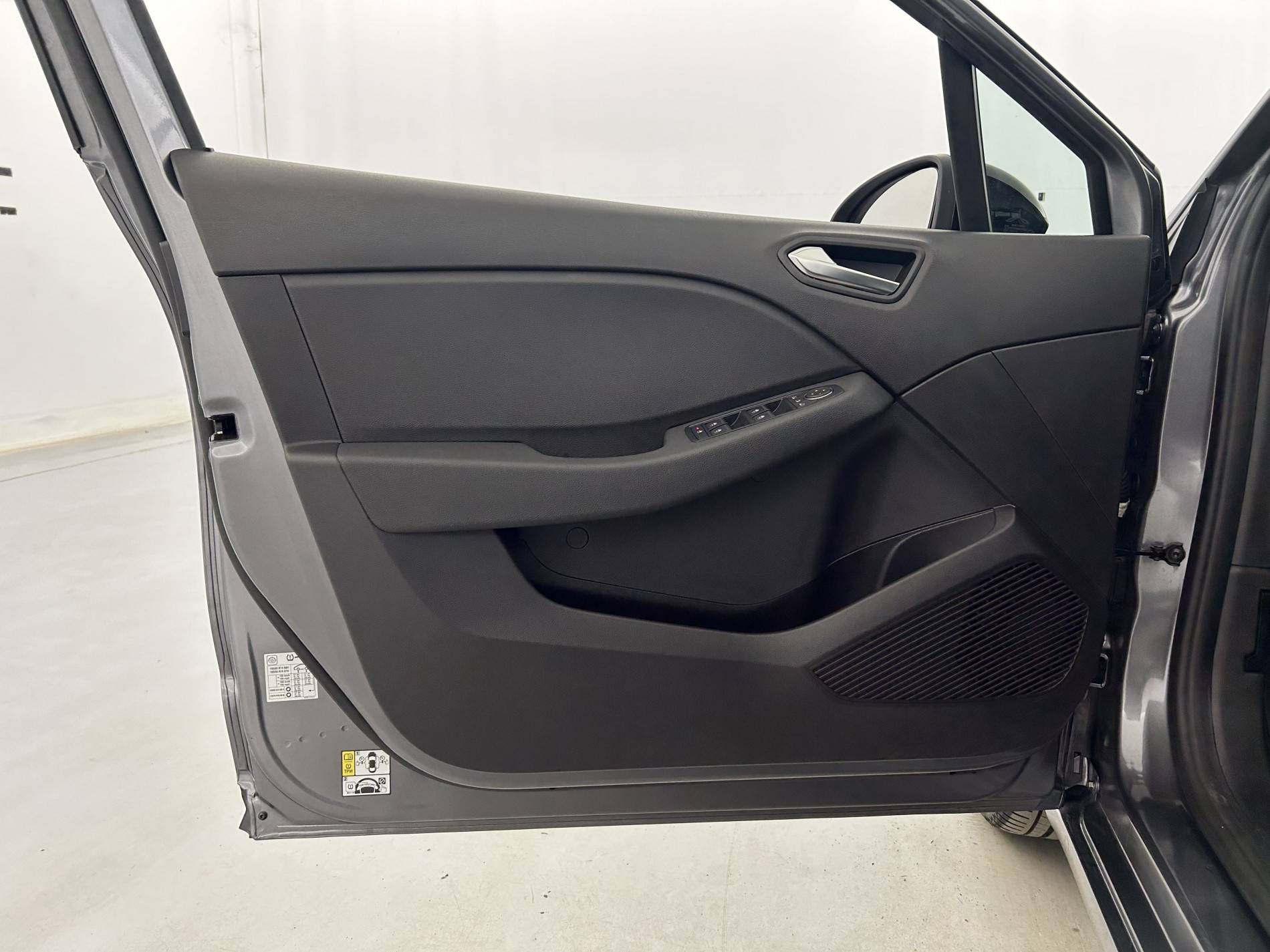 Vente en ligne Renault Clio 5 Clio TCe 90 au prix de 15 490 €