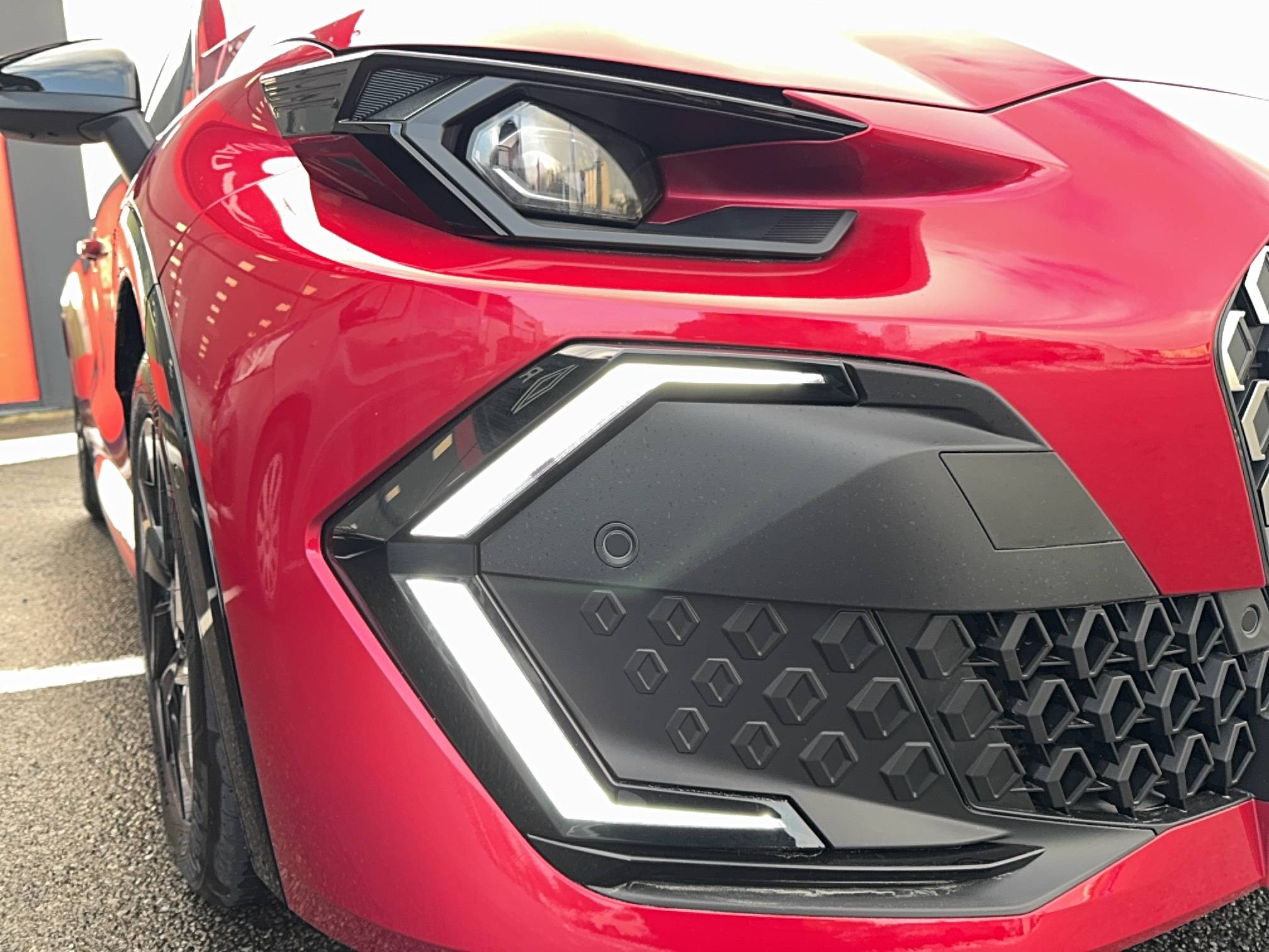 Vente en ligne Renault Clio 6 Clio E-Tech full hybrid 160 ch au prix de 26 100 €