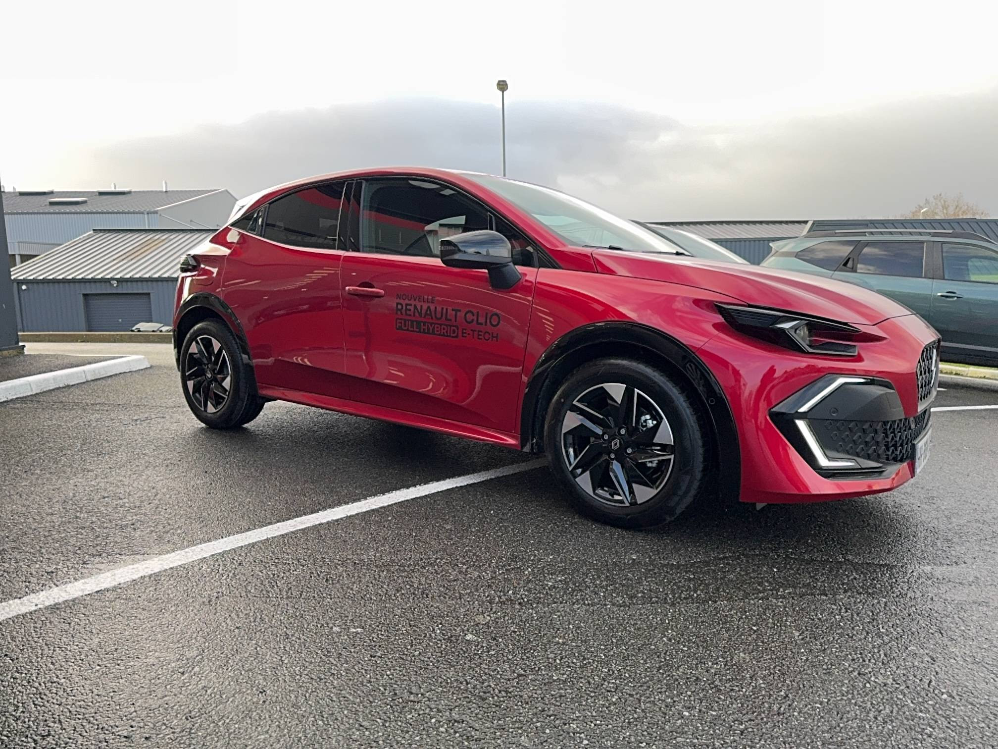 Vente en ligne Renault Clio 6 Clio E-Tech full hybrid 160 ch au prix de 26 100 €