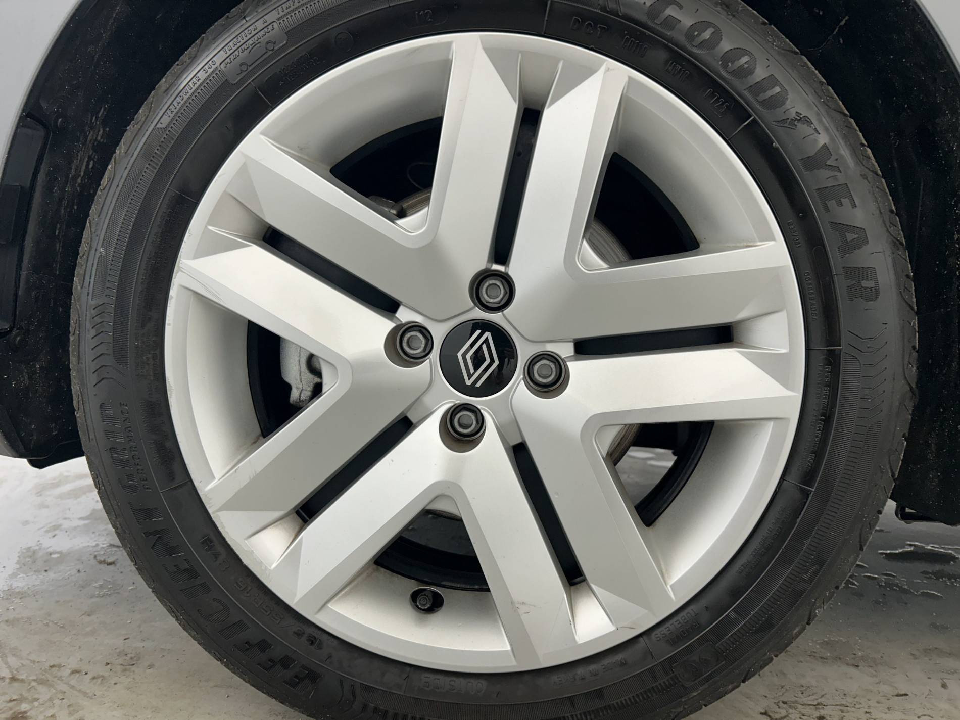 Vente en ligne Renault Clio 5 Clio Blue dCi 100 ch GSR2 au prix de 18 490 €