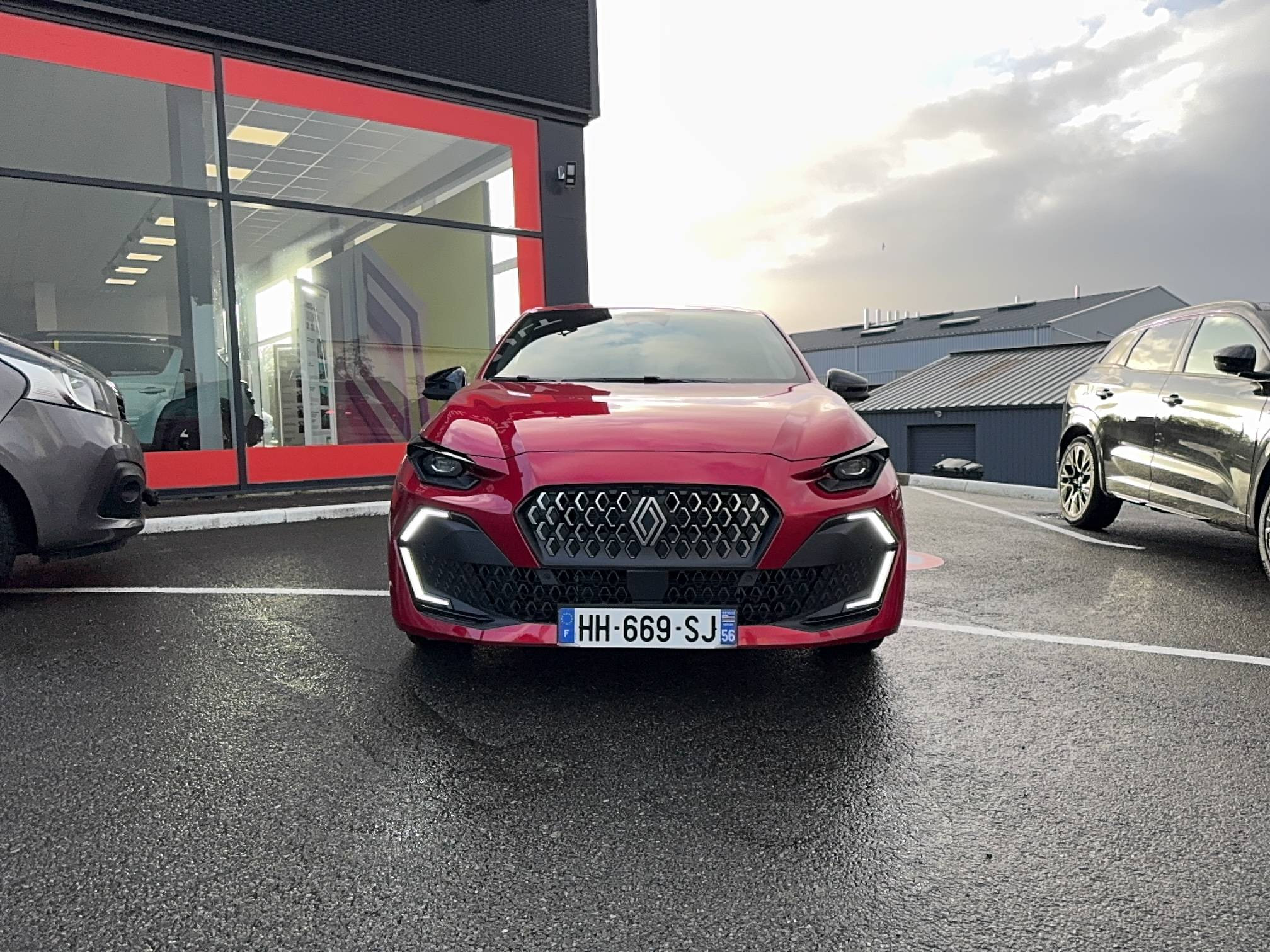 Vente en ligne Renault Clio 6 Clio E-Tech full hybrid 160 ch au prix de 26 100 €