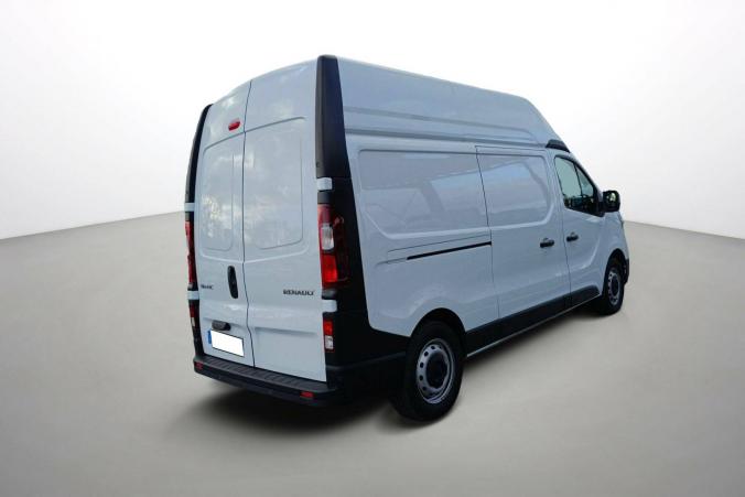 Vente en ligne Renault Trafic 3 Fourgon TRAFIC FGN L2H2 3000 KG BLUE DCI 150 au prix de 28 990 €