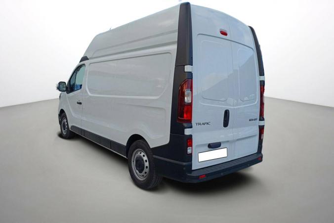 Vente en ligne Renault Trafic 3 Fourgon TRAFIC FGN L2H2 3000 KG BLUE DCI 150 au prix de 28 990 €