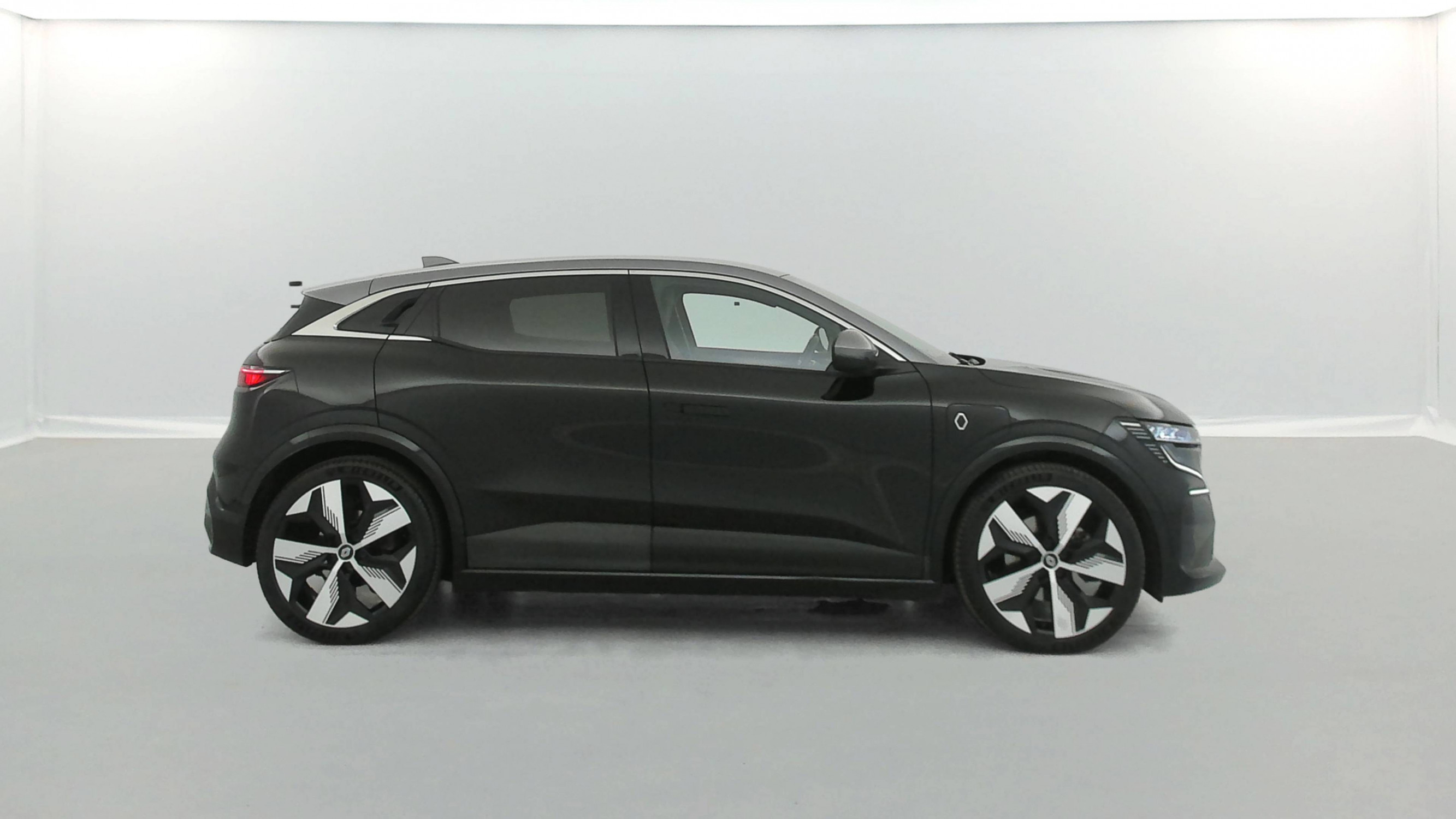 Vente en ligne Renault Megane E-Tech  EV60 220 ch super charge au prix de 21 990 €