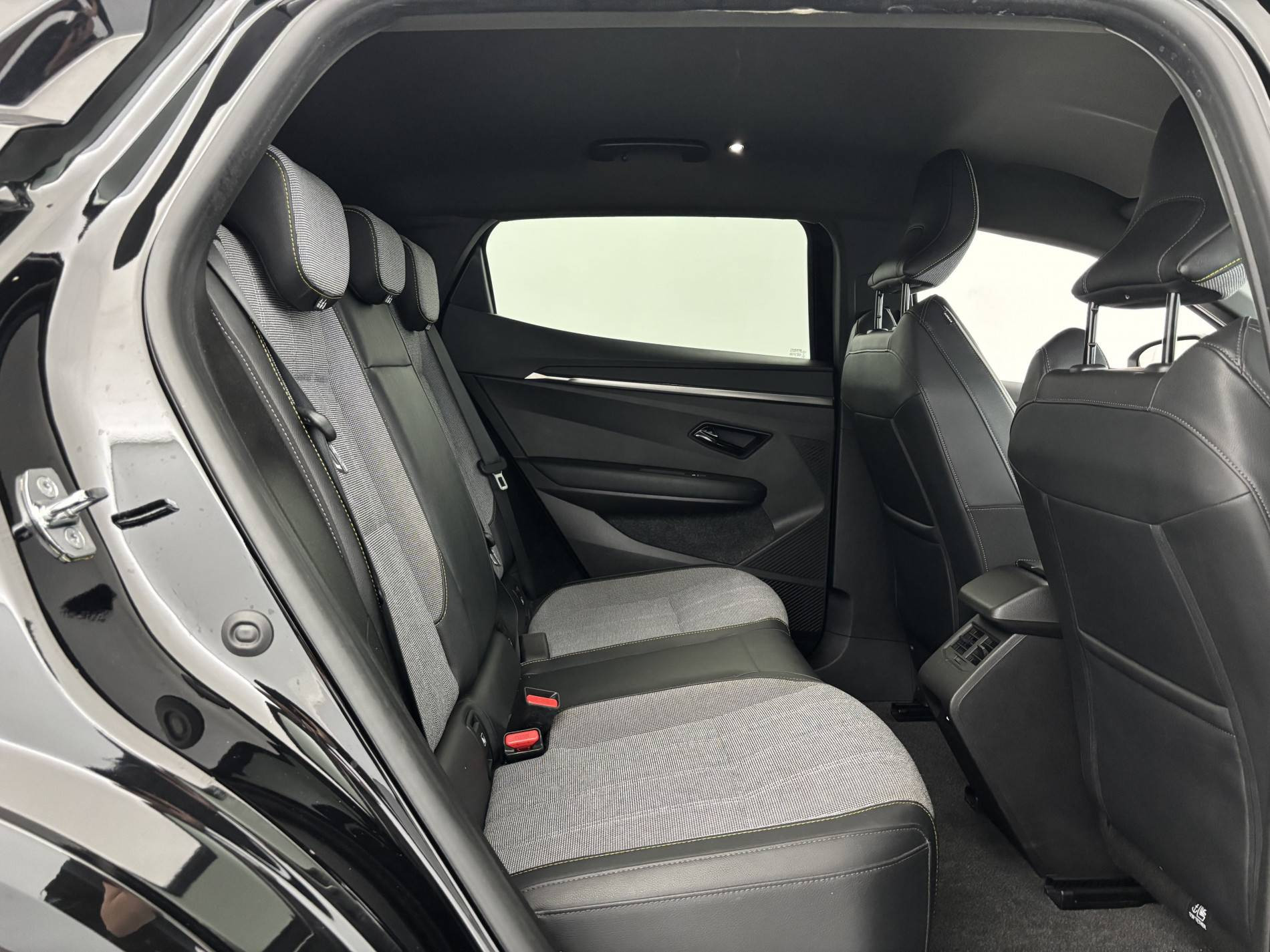 Vente en ligne Renault Megane E-Tech  EV60 220 ch super charge au prix de 21 990 €