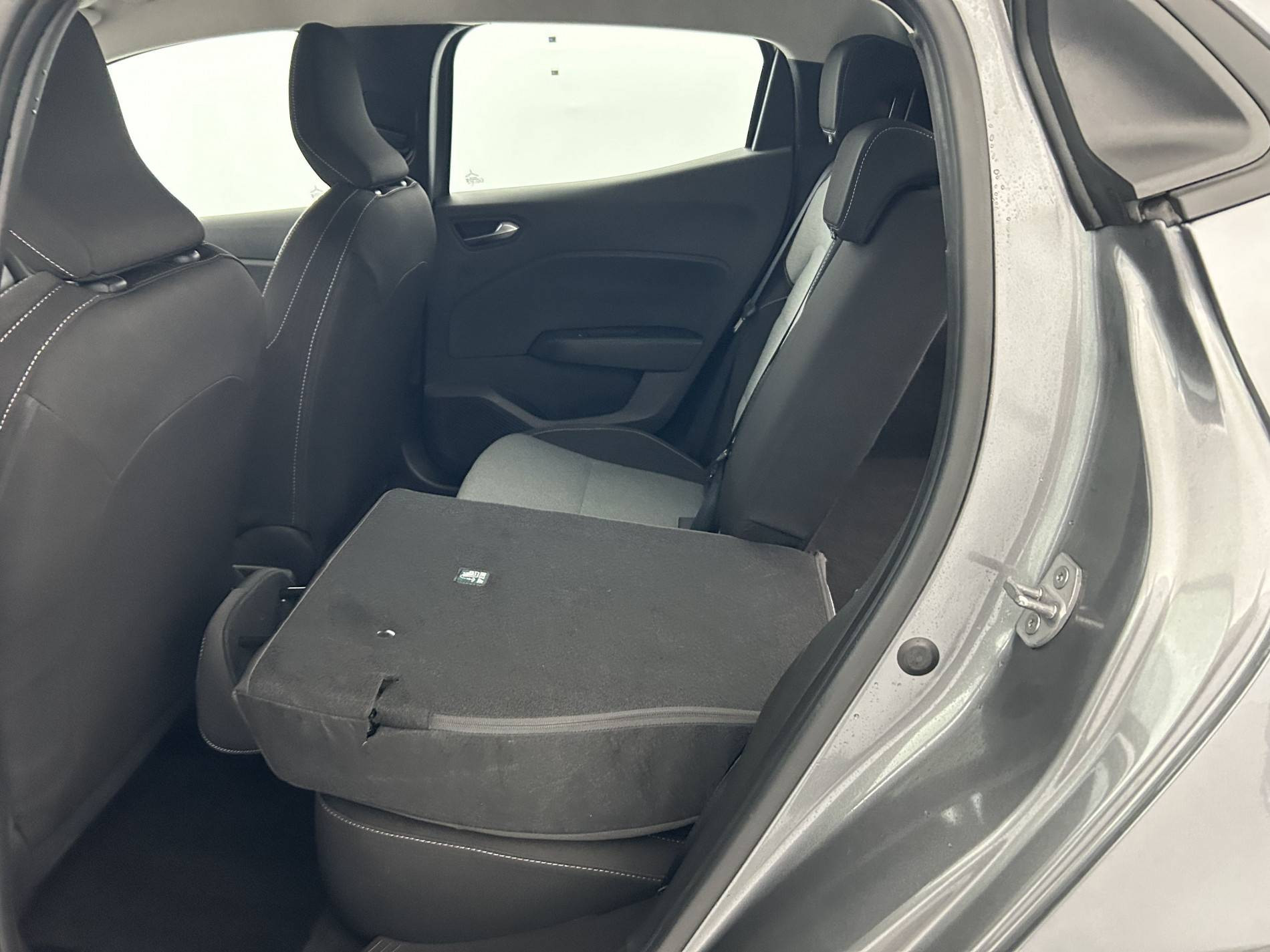 Vente en ligne Renault Clio 5 Clio Blue dCi 100 ch GSR2 au prix de 18 490 €