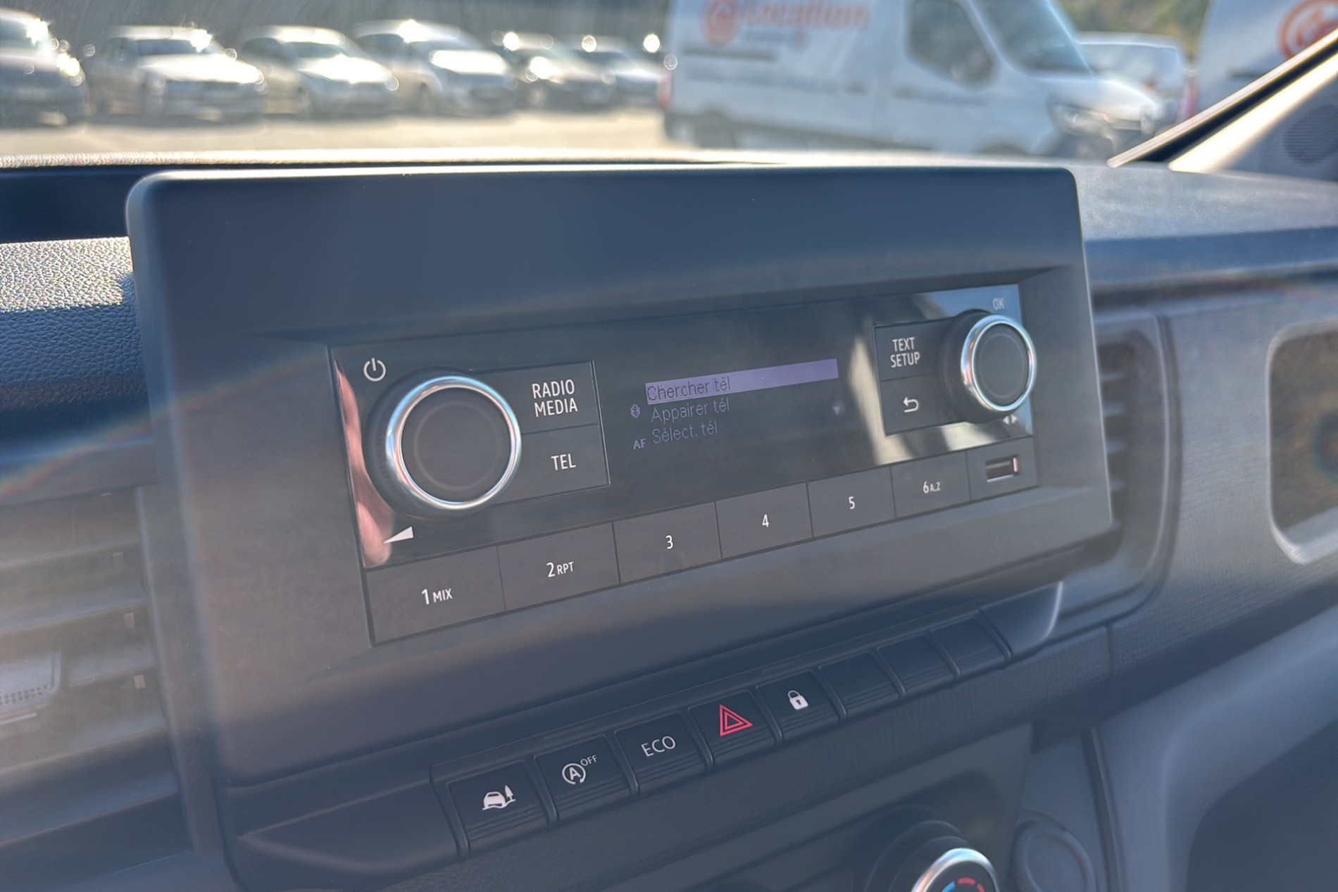 Vente en ligne Renault Trafic 3 Fourgon TRAFIC FG BLUE DCI 130 L1H1 3T GSR2 au prix de 24 990 €