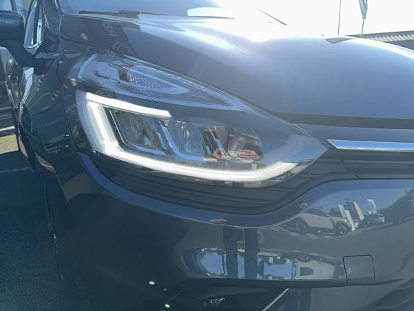 Vente en ligne Renault Clio 4 Clio TCe 90 E6C au prix de 13 990 €