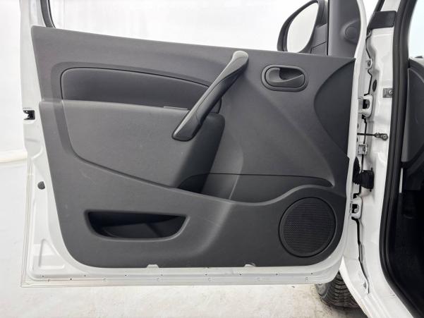 Vente en ligne Renault Kangoo Express  BLUE DCI 95 au prix de 11 990 €