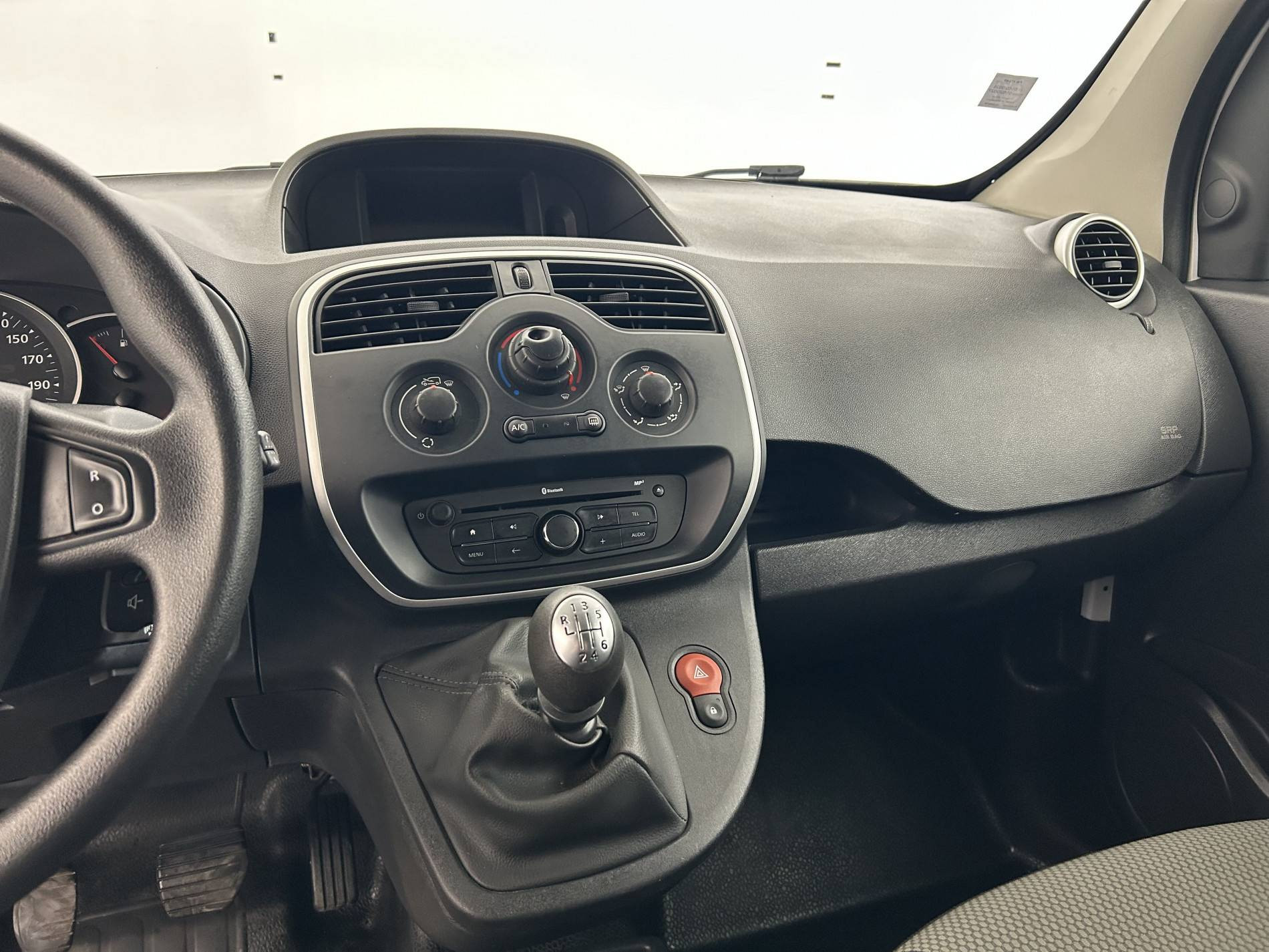 Vente en ligne Renault Kangoo Express  BLUE DCI 95 au prix de 12 990 €