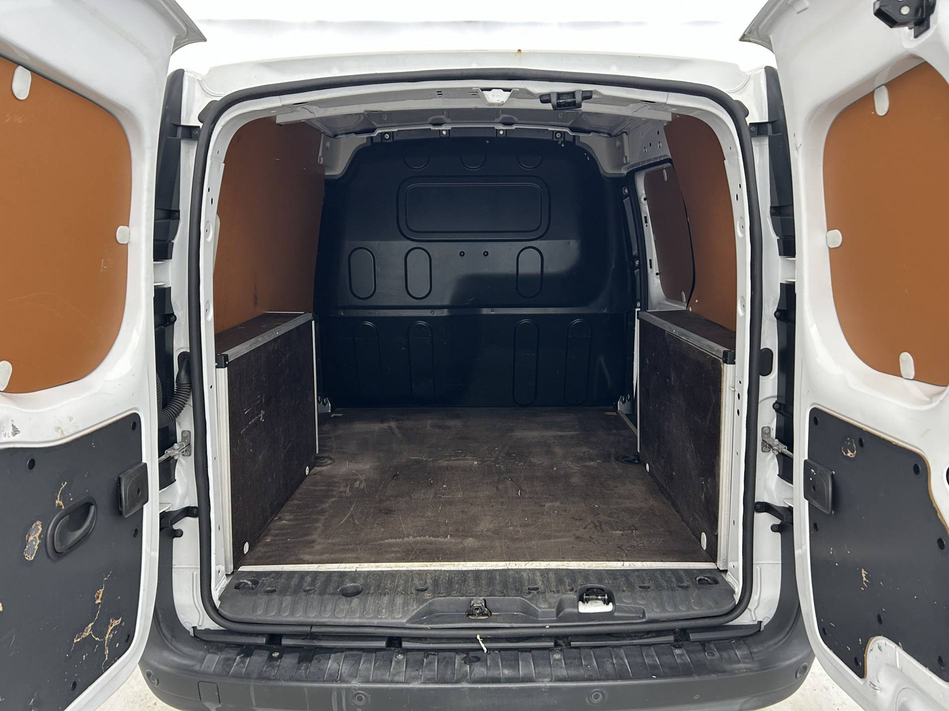 Vente en ligne Renault Kangoo Express  BLUE DCI 95 au prix de 12 990 €