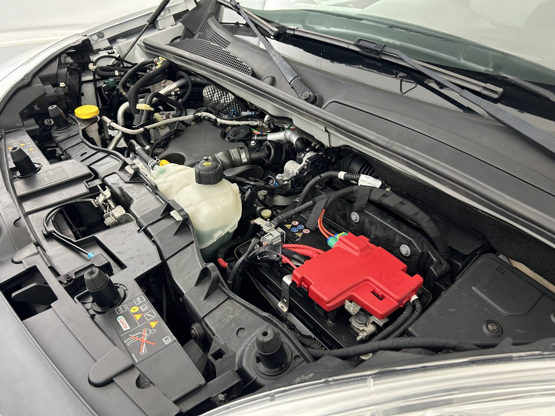 Vente en ligne Renault Kangoo Express  BLUE DCI 95 au prix de 12 990 €