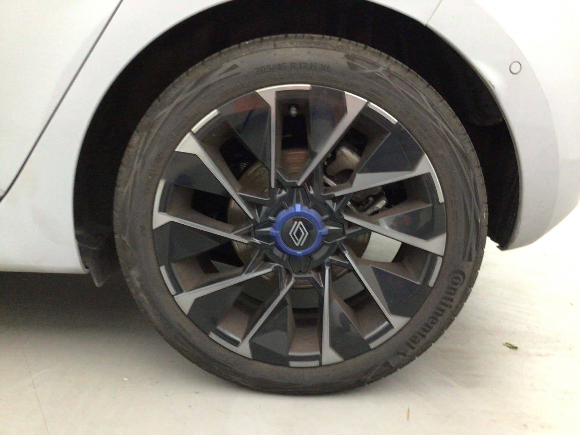 Vente en ligne Renault Clio 5 Clio E-Tech full hybrid 145 au prix de 23 990 €