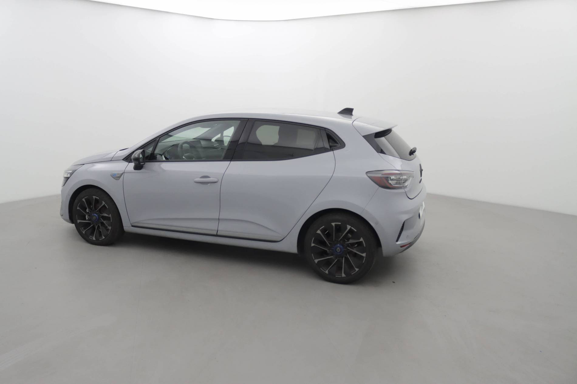 Vente en ligne Renault Clio 5 Clio E-Tech full hybrid 145 au prix de 23 990 €
