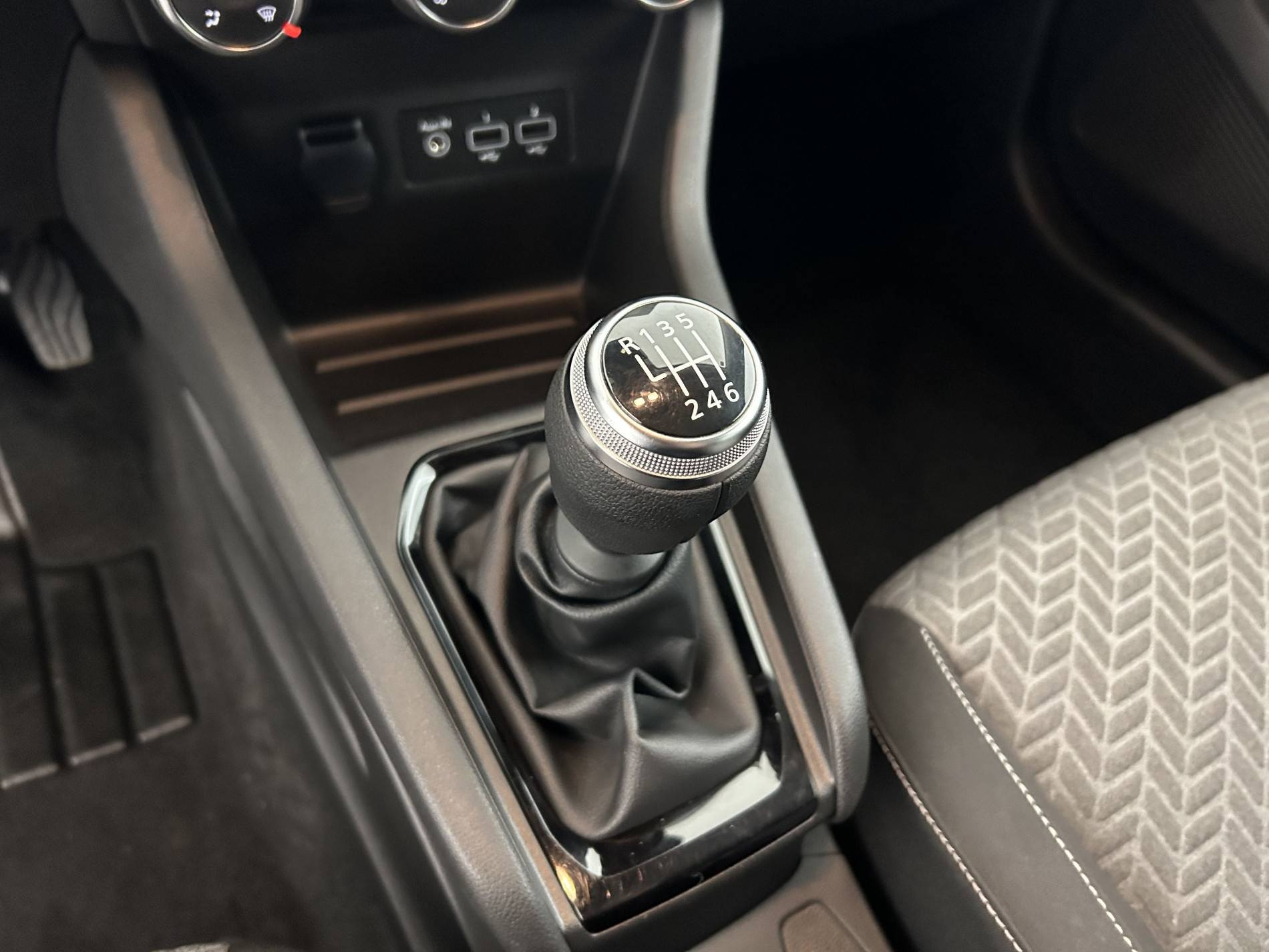 Vente en ligne Renault Clio 5 Clio TCe 90 au prix de 14 490 €