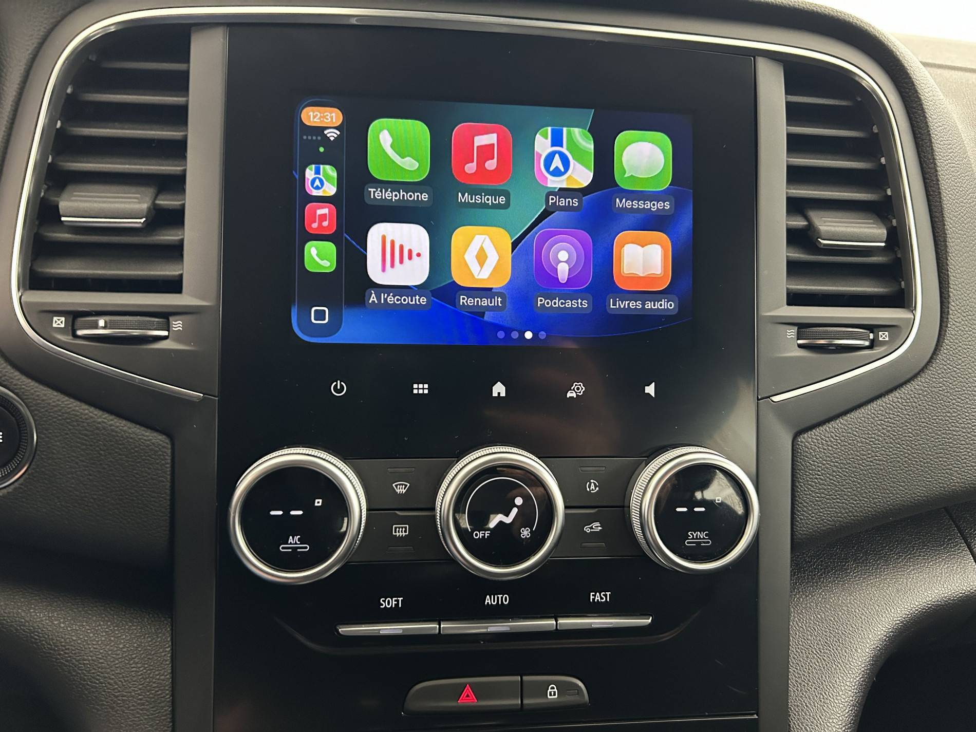 Vente en ligne Renault Megane 4 Mégane IV Berline Blue dCi 115 - 21N au prix de 16 990 €