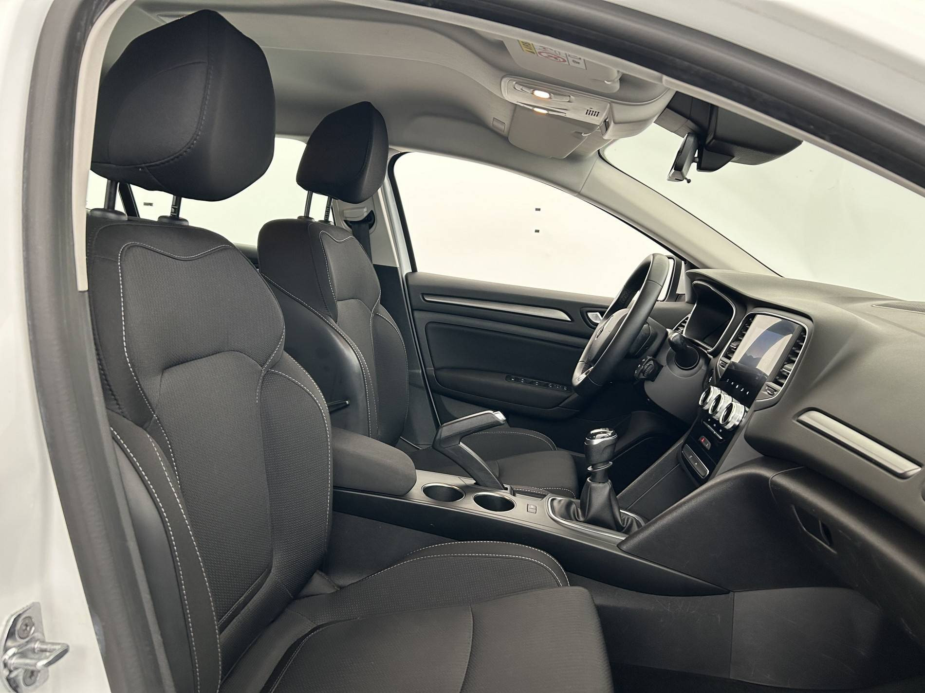 Vente en ligne Renault Megane 4 Mégane IV Berline Blue dCi 115 - 21N au prix de 16 990 €