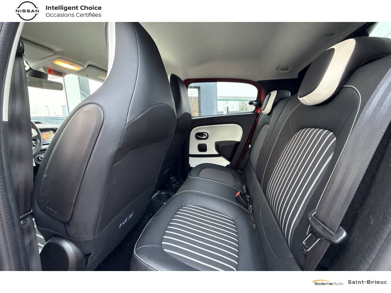 Vente en ligne Renault Twingo 3  TCe 95 EDC au prix de 13 490 €