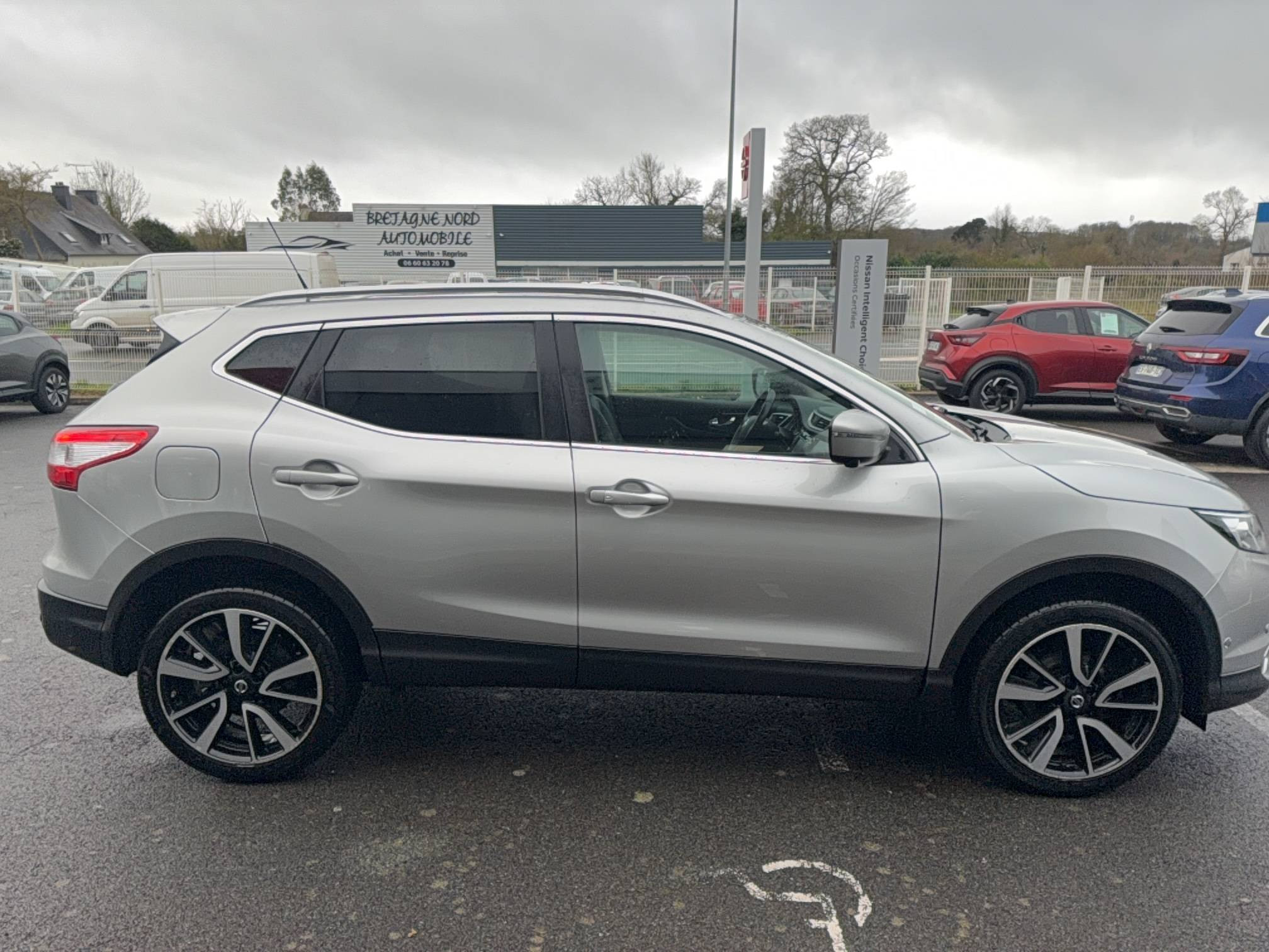 Vente en ligne Nissan Qashqai  1.6 dCi 130 au prix de 15 990 €