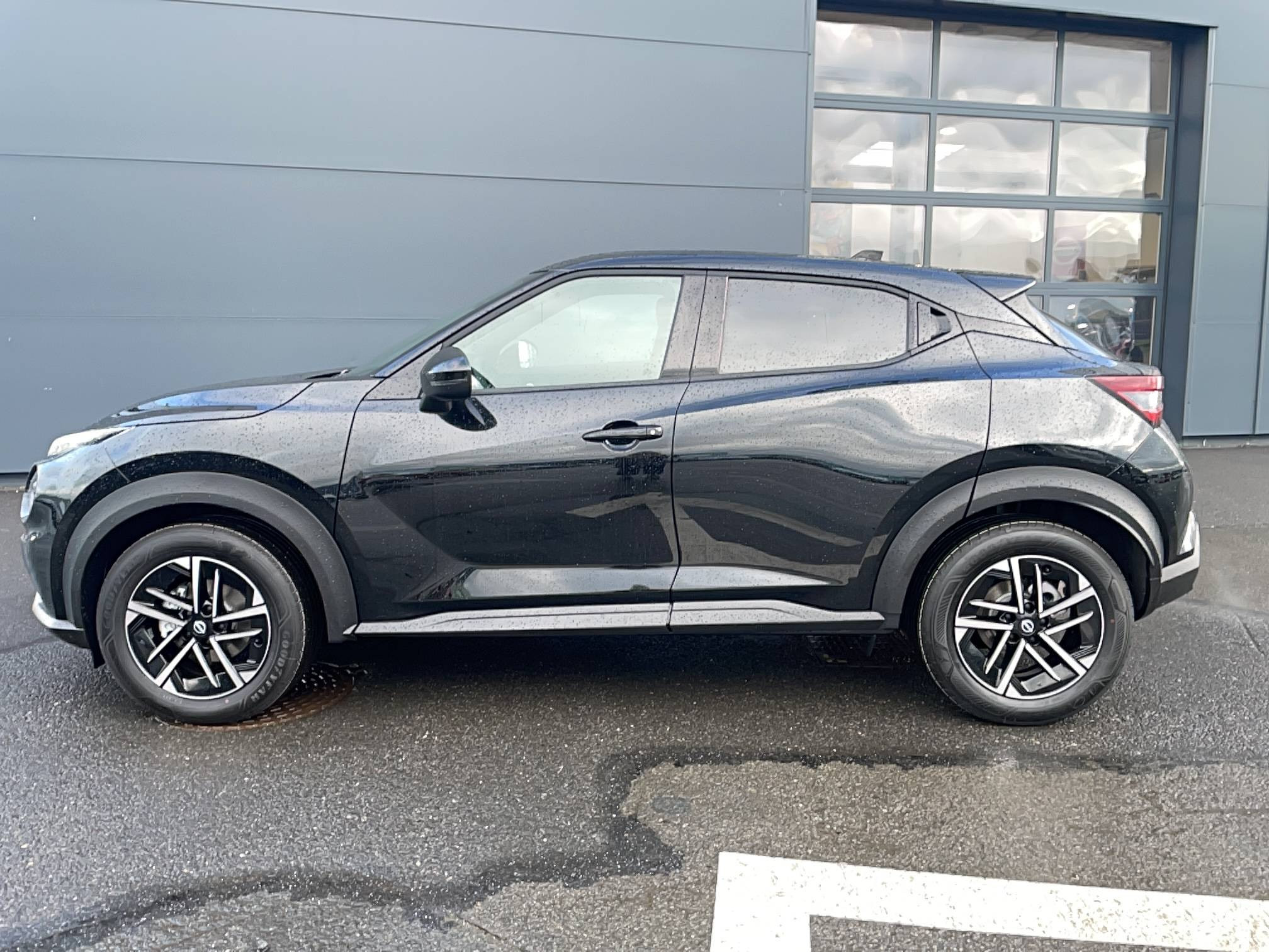 Vente en ligne Nissan Juke  HYBRID 143 au prix de 28 350 €
