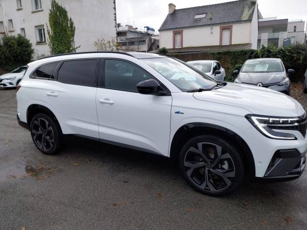 Vente en ligne Renault Nouveau Espace Espace E-Tech hybrid 200 au prix de 46 990 €