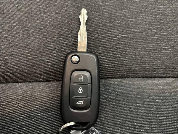 Vente en ligne Renault Clio 5 Clio TCe 90 au prix de 15 470 €