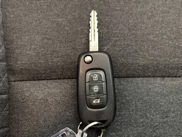 Vente en ligne Renault Clio 5 Clio TCe 90 au prix de 15 470 €