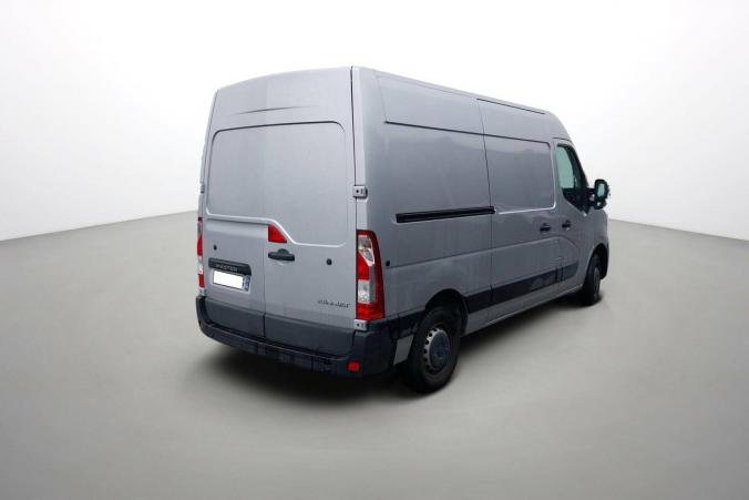 Vente en ligne Renault Master 3 Fourgon MASTER FGN TRAC F3300 L2H2 BLUE DCI 135 au prix de 31 990 €