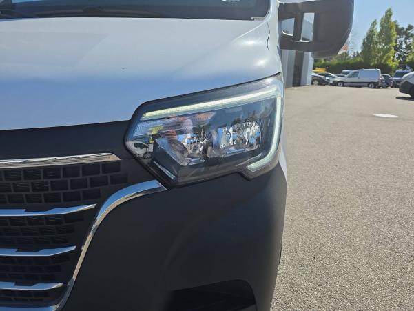 Vente en ligne Renault Master Benne MASTER BENNE 3.5T L2  DCI 130 au prix de 24 870 €
