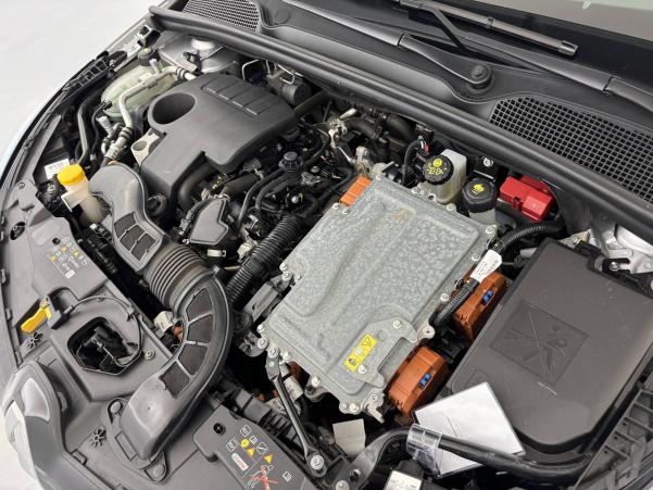 Vente en ligne Renault Clio 5 Clio E-Tech 140 au prix de 14 470 €