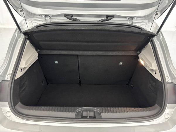 Vente en ligne Renault Clio 5 Clio E-Tech 140 au prix de 14 470 €