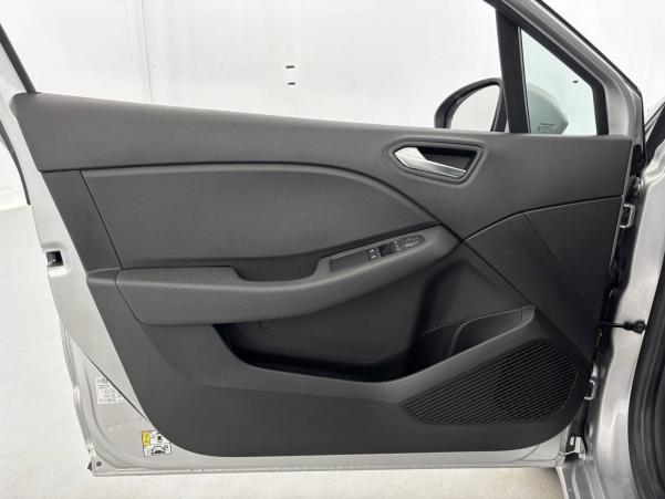 Vente en ligne Renault Clio 5 Clio E-Tech 140 au prix de 14 470 €