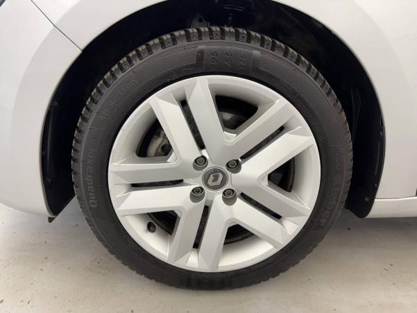 Vente en ligne Renault Clio 5 Clio E-Tech 140 au prix de 14 470 €