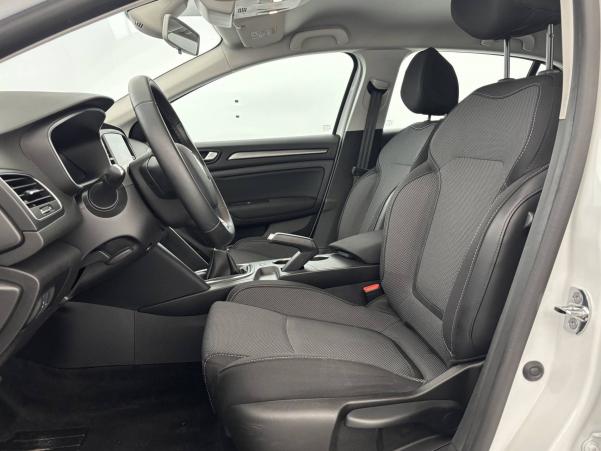 Vente en ligne Renault Megane 4  Blue dCi 115 au prix de 17 850 €