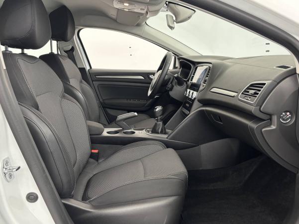 Vente en ligne Renault Megane 4  Blue dCi 115 au prix de 17 850 €
