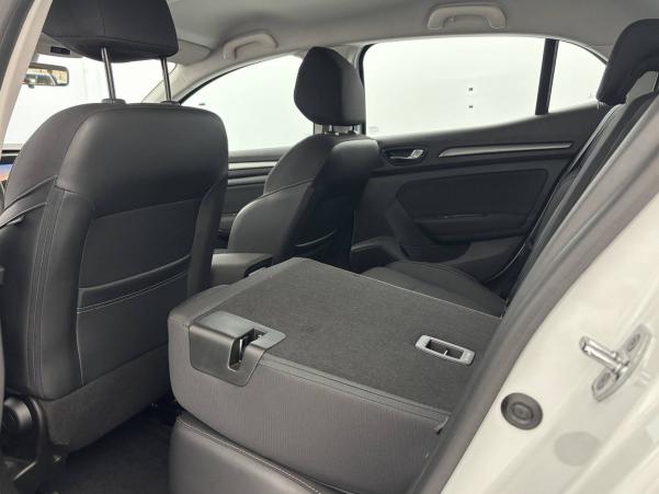 Vente en ligne Renault Megane 4  Blue dCi 115 au prix de 17 850 €