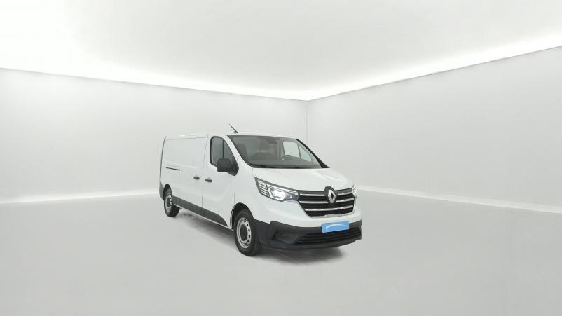 Vente en ligne Renault Trafic 3 Fourgon TRAFIC FGN L2H1 3000 KG BLUE DCI 130 au prix de 26 990 €